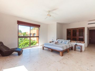 Sophisticated Elegance: Exclusive 3-Bedroom Residence in Playacar