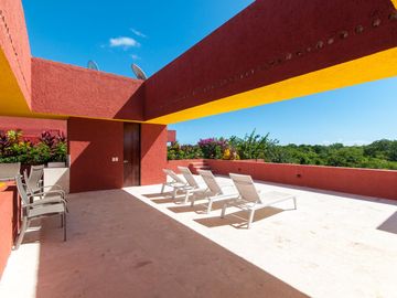Sophisticated Elegance: Exclusive 3-Bedroom Residence in Playacar