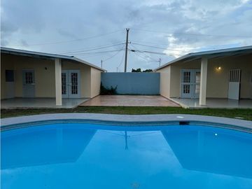 Venta de dos Casas en Antón