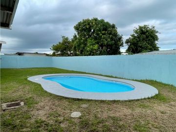 Venta de dos Casas en Antón