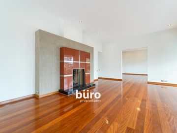 BELLA CASA EN VENTA EN LA PLANICIE CON DOS PISCINAS DISEÑADA POR EMILIO SOYER