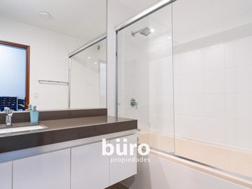 MODERNO DEPARTAMENTO EN VENTA 3 DORMITORIOS MARAVILLOSA VISTA AL GOLF SAN ISIDRO