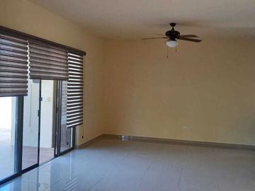 CASA EN VENTA 4 RECAMARAS Y ALBERCA, EN PRIVADA CONKAL YUCATÁN