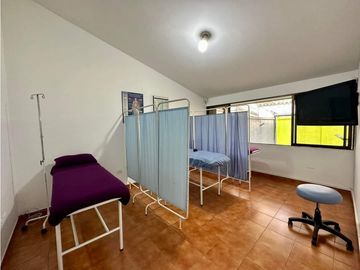 CASA EN VENTA PALMIRA LAS MERCEDES AMPLIA CON OPORTUNIDAD COMERCIAL 