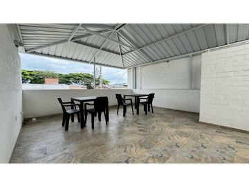 Casa de tres pisos con terraza en venta permuta - Las Mercedes Palmira