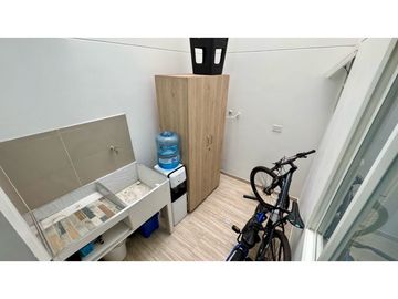 Casa de tres pisos con terraza en venta permuta - Las Mercedes Palmira