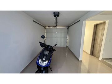 Casa de tres pisos con terraza en venta permuta - Las Mercedes Palmira