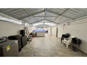 Casa de tres pisos con terraza en venta permuta - Las Mercedes Palmira