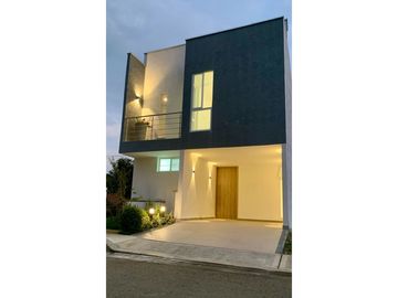 CASA EN VENTA EN SOLARYS DE COUNTRY DC W:9169158