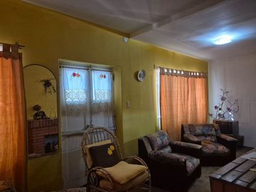 Lote y casa mixta en buen estado Chacras de Coria
