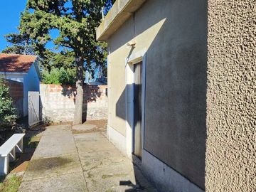 VENTA CASA  MAR DEL TUYU A METROS DEL MAR
