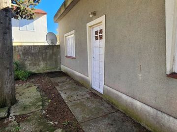 VENTA CASA  MAR DEL TUYU A METROS DEL MAR