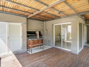 Venta depto 3 amb en Lomas con  cochera y pileta
