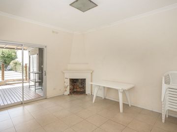 Venta depto 3 amb en Lomas con  cochera y pileta