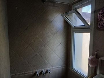 ¡OPORTUNIDAD! - VENTA - DEPARTAMENTO CON COCHERA.