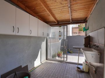 PH EN VENTA P. GOYENA CON TERRAZA Y PARRILA 3 AMB!