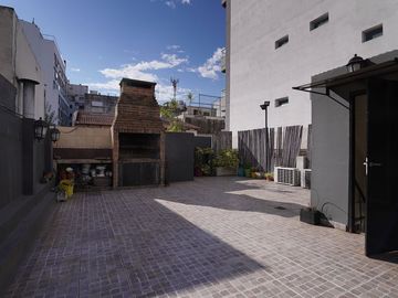 PH EN VENTA P. GOYENA CON TERRAZA Y PARRILA 3 AMB!