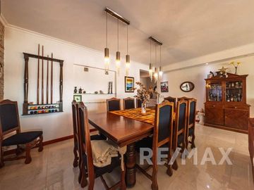Venta Casa San isidro Labrador a la laguna amarra