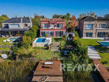 Venta Casa San isidro Labrador a la laguna amarra