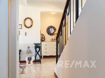 Venta Casa San isidro Labrador a la laguna amarra