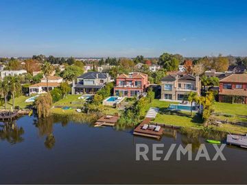 Venta Casa San isidro Labrador a la laguna amarra