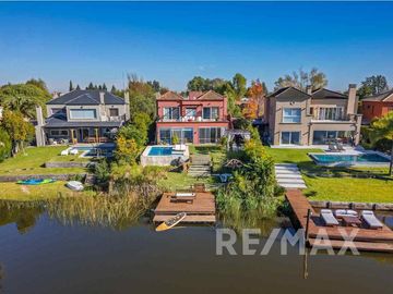 Venta Casa San isidro Labrador a la laguna amarra