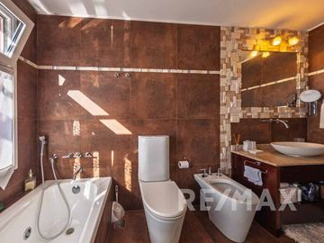 Venta Casa San isidro Labrador a la laguna amarra