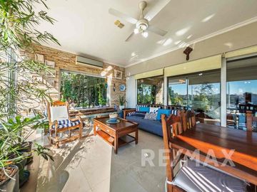Venta Casa San isidro Labrador a la laguna amarra