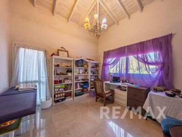 Venta Casa San isidro Labrador a la laguna amarra