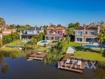 Venta Casa San isidro Labrador a la laguna amarra