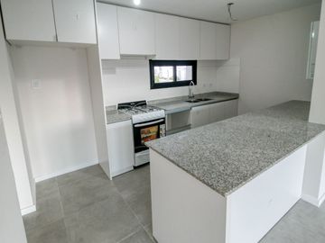 Departamento venta La Plata. 2 dormitorios, balcón