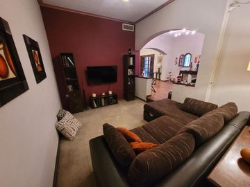 CHALET EN ZONA RESIDENCIAL EN BANFIELD OESTE 6 AMB