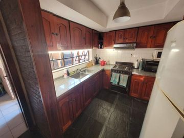 CHALET EN ZONA RESIDENCIAL EN BANFIELD OESTE 6 AMB