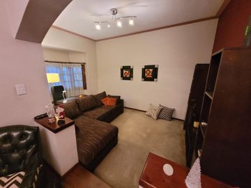 CHALET EN ZONA RESIDENCIAL EN BANFIELD OESTE 6 AMB