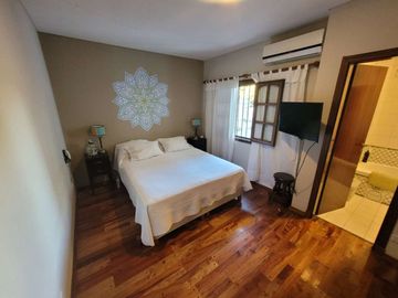 CHALET EN ZONA RESIDENCIAL EN BANFIELD OESTE 6 AMB