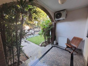 CHALET EN ZONA RESIDENCIAL EN BANFIELD OESTE 6 AMB