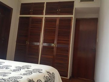 CHALET EN ZONA RESIDENCIAL EN BANFIELD OESTE 6 AMB