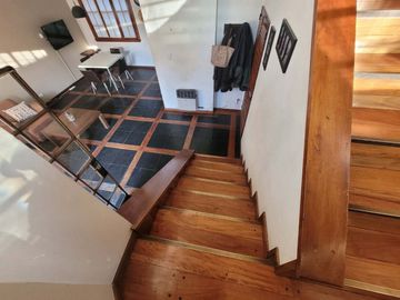 CHALET EN ZONA RESIDENCIAL EN BANFIELD OESTE 6 AMB