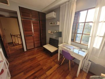CHALET EN ZONA RESIDENCIAL EN BANFIELD OESTE 6 AMB
