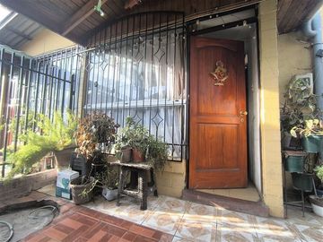 Casa en Venta en Vende Hermosa Casa 2D 1B 1E Abilio Medina, Buin