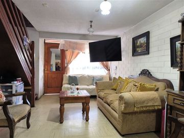 Casa en Venta en Vende Hermosa Casa 2D 1B 1E Abilio Medina, Buin