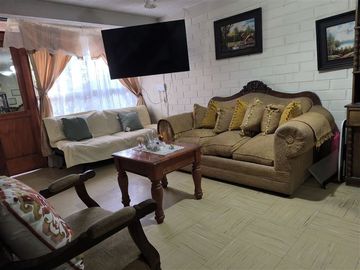 Casa en Venta en Vende Hermosa Casa 2D 1B 1E Abilio Medina, Buin