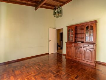 APTO CREDITO - Venta Casa 4 Amb - Villa Luzuriaga