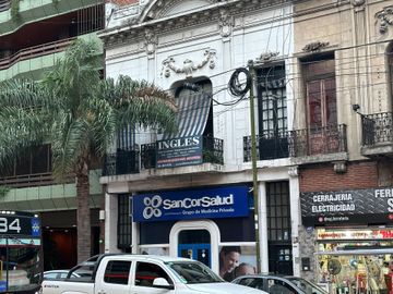 VENTA PH 4 AMB APTO CREDITO EN FLORES APTO PROF.
