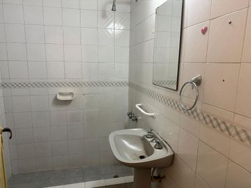 VENTA PH 4 AMB APTO CREDITO EN FLORES APTO PROF.
