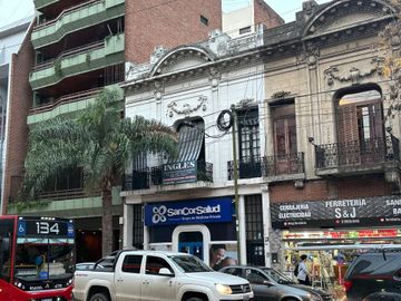 VENTA PH 4 AMB APTO CREDITO EN FLORES APTO PROF.