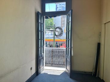 VENTA PH 4 AMB APTO CREDITO EN FLORES APTO PROF.