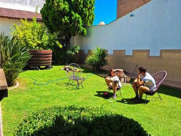 DESTACADA VIVIENDA, 5 DORMITORIOS EN CIUDAD DE MZA