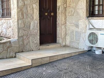 DESTACADA VIVIENDA, 5 DORMITORIOS EN CIUDAD DE MZA