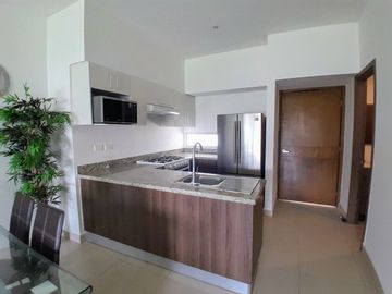 Departamento/VENTA con muebles en Vía Montejo.